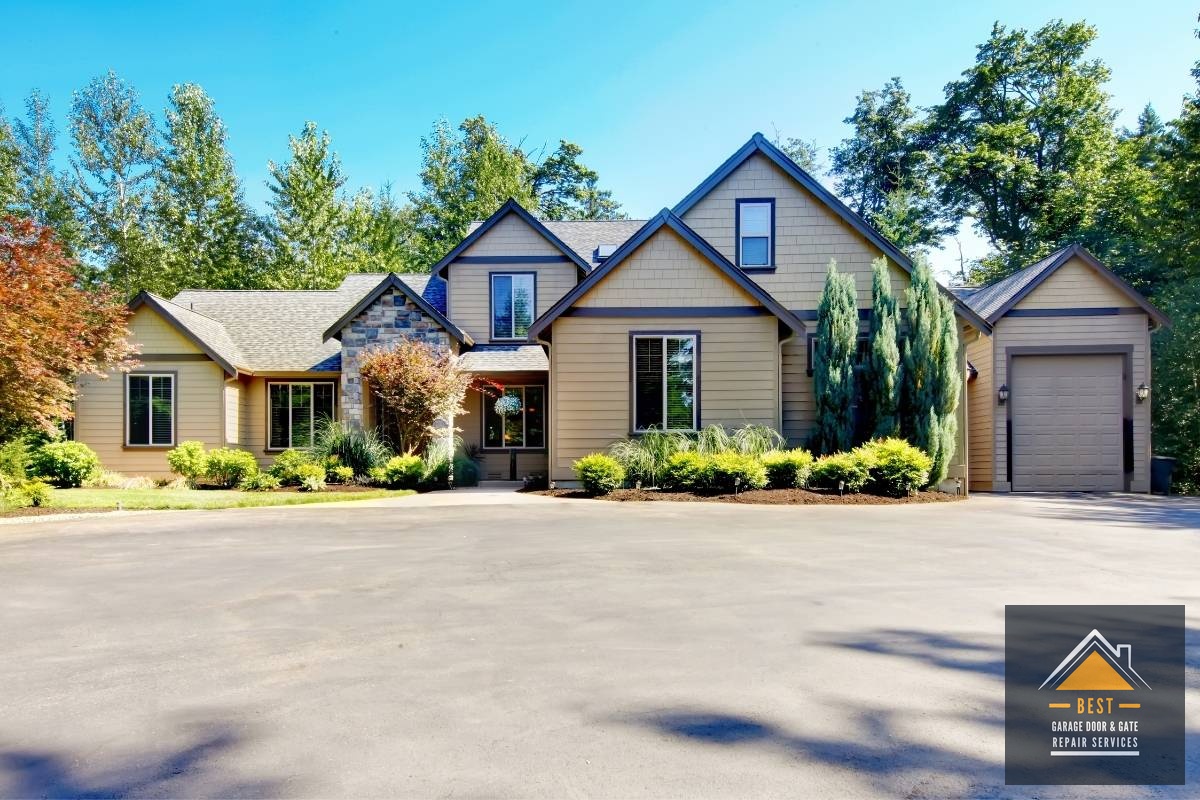 How Do You Clean Garage Door Windows? - Cleaning Your Garage Door: Best Practices for Different Finishes