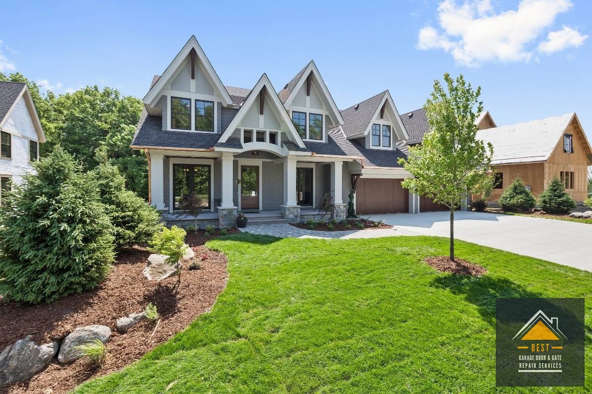 What Should I Check First on a Garage Door Before Buying a Home? - The Ultimate Garage Door Buyer's Checklist for New Homeowners