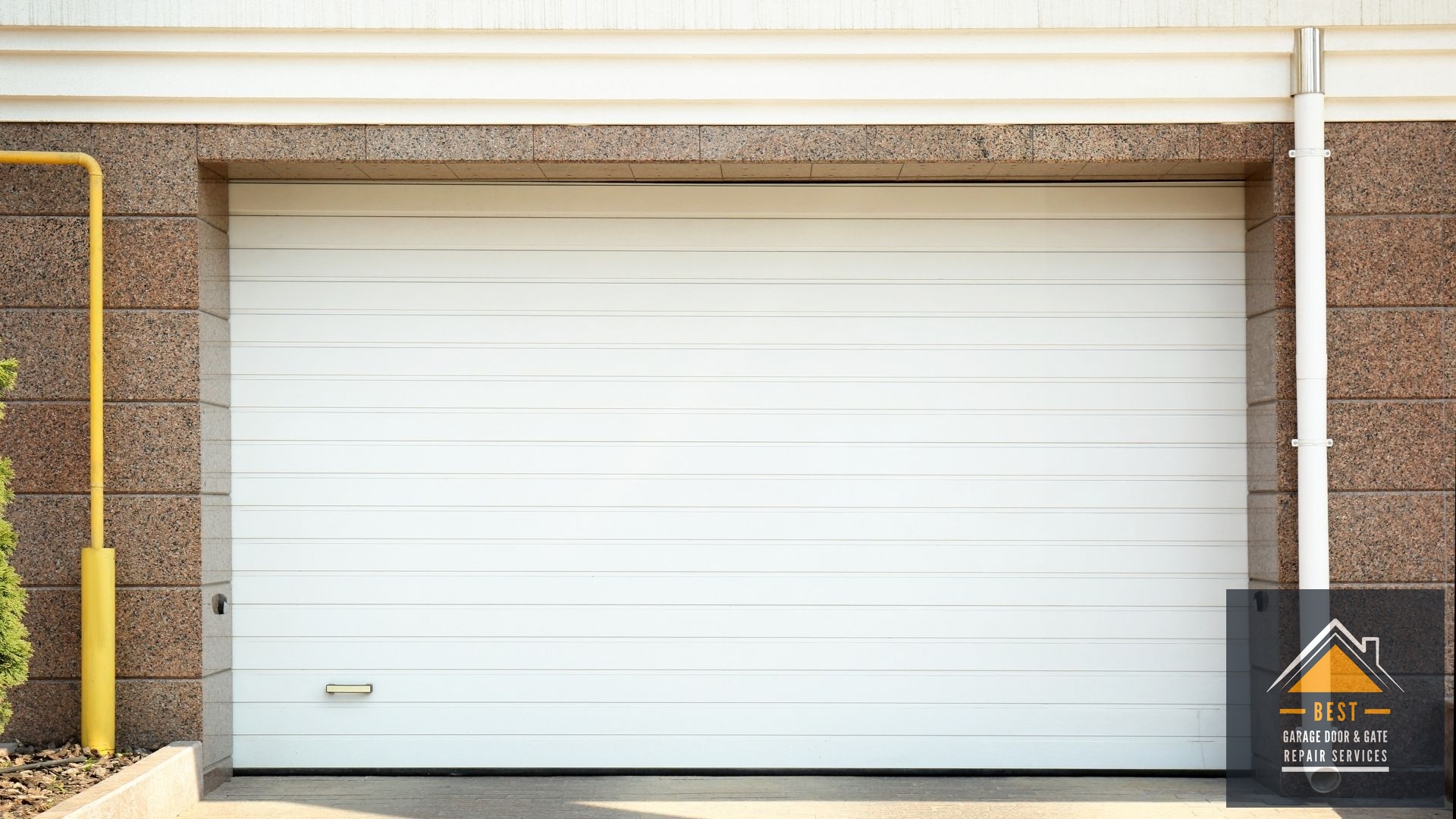 Which Garage Door Materials Resist Salt Best? - Pacific Beach Garage Door Maintenance: Fighting Salt Corrosion Yearly